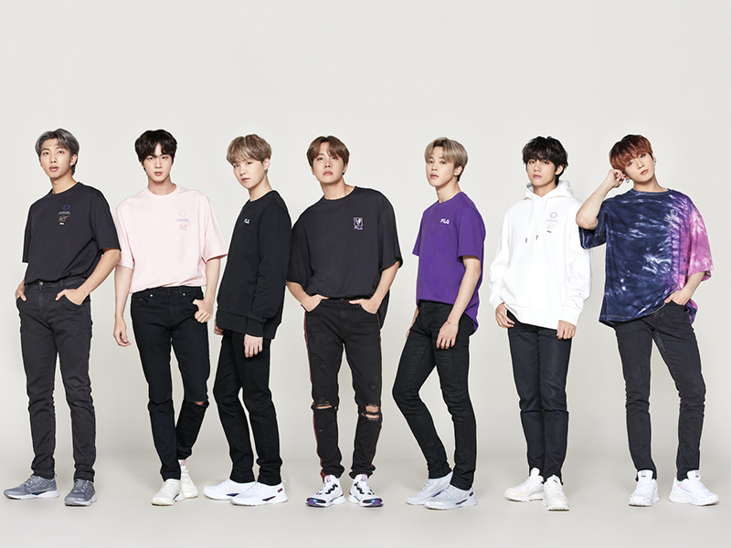 FILA تطلق مجموعة رجالية فريدة بالتعاون مع الفرقة العالمية BTS